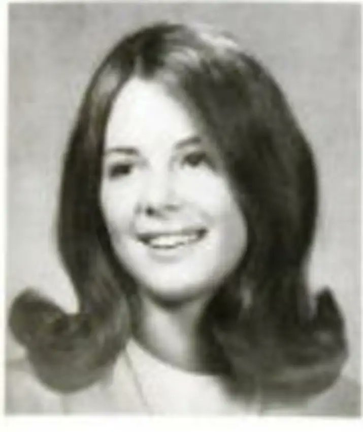 BruceNotGraham's tweet photo. So...how am I JUST finding out that the widow of #JimmyBuffett is from my city, Columbia SC? She graduated in 1969.
#RIPJ https://t.co/PbOMxKRwNC