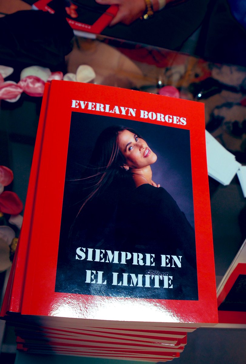 EverlaynBorges's tweet photo. “𝑺���𝒆𝒎𝒑𝒓𝒆 𝑬𝒏 𝑬𝒍 𝑳𝒊𝒎𝒊𝒕𝒆“
𝑺𝒑𝒂𝒏𝒊𝒔𝒉 𝑬𝒅𝒊𝒕𝒊𝒐𝒏 #book 
𝑨𝒗𝒂𝒊𝒍𝒂𝒏𝒍𝒆 𝒐𝒏 #amazon 
https://t.co/HR59H4DPtZ https://t.co/1MC2A6efeD