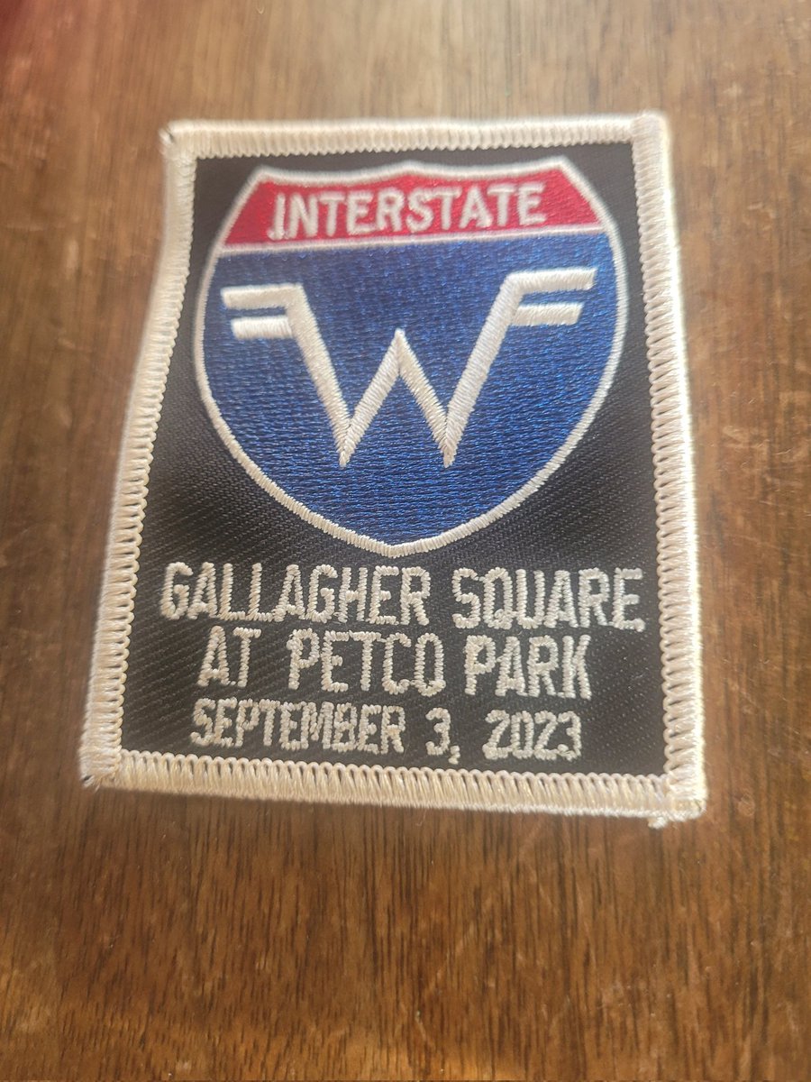 vdominy's tweet photo. Thanks @Weezer ! Such a cool gift! You rock!
#indierockroadtrip https://t.co/wlOx8CEOAm
