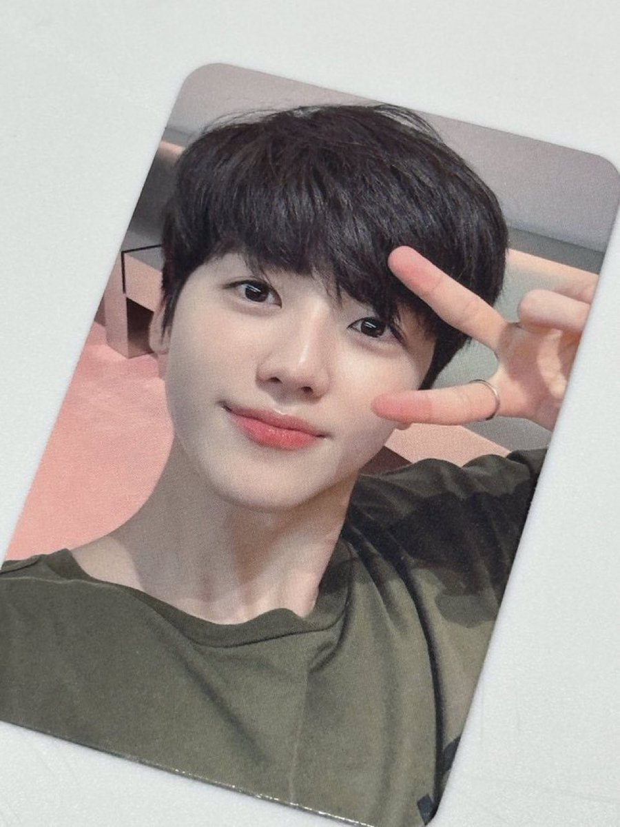 wktu dia blg kemampuan foto selcany meningkat, dia bnrn pake kemampuan selcanya buat foto2 diphotocard, alias anjir lu tau gak makin lucu gaya foto lu, makin mahal pc lu jaemin😭😭😭😭😭😭