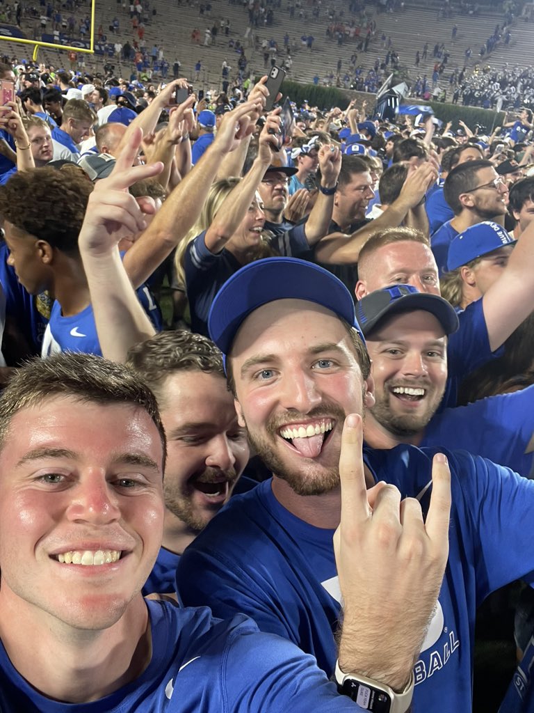 Noah Kelly (@noahkelly_11) on Twitter photo 