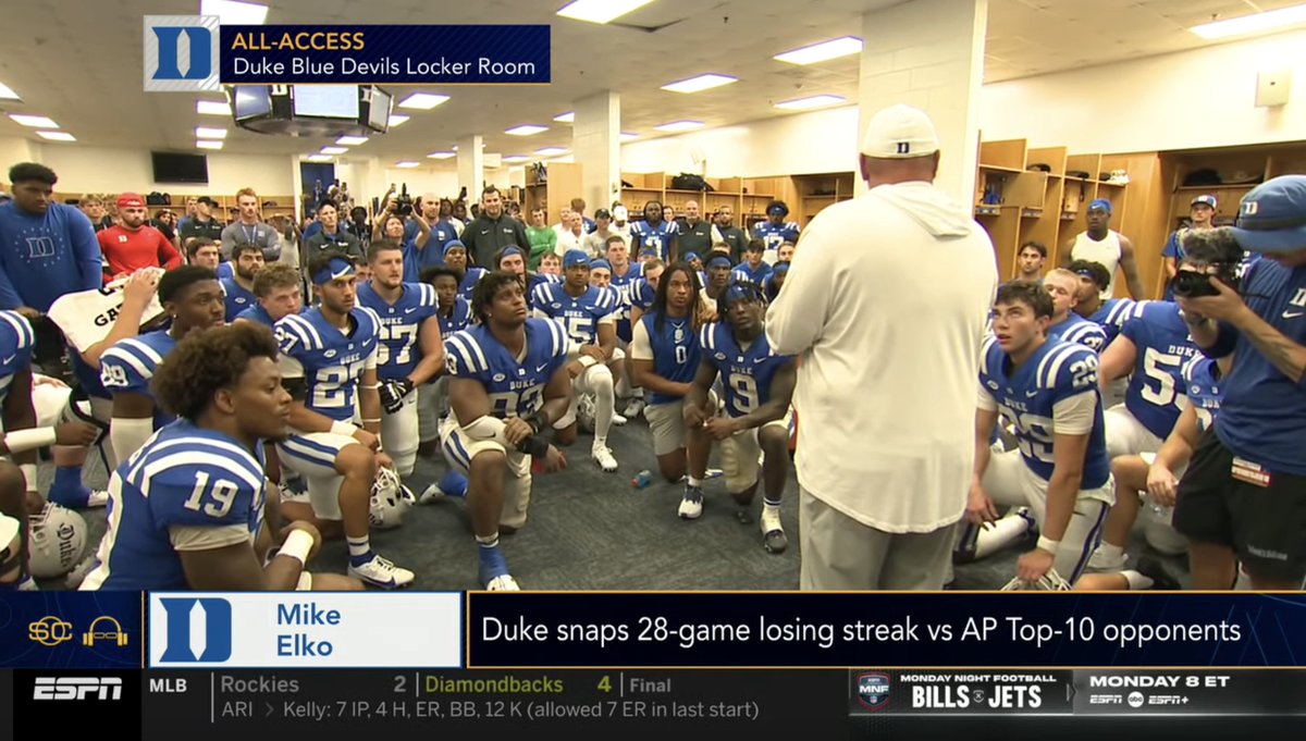 ChrisVannini's tweet photo. I almost forgot what a normal football locker room without $50,000 sleeping chairs looked like. https://t.co/X4Fd7Y9lTq