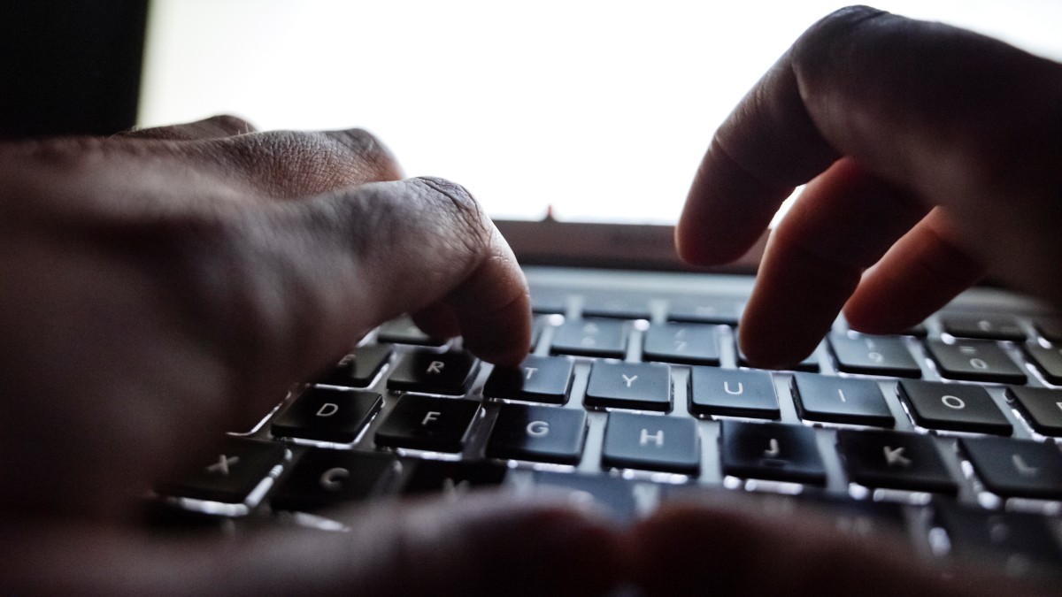 Man åtalas för grovt barnporrbrott dlvr.it/SvdWq0