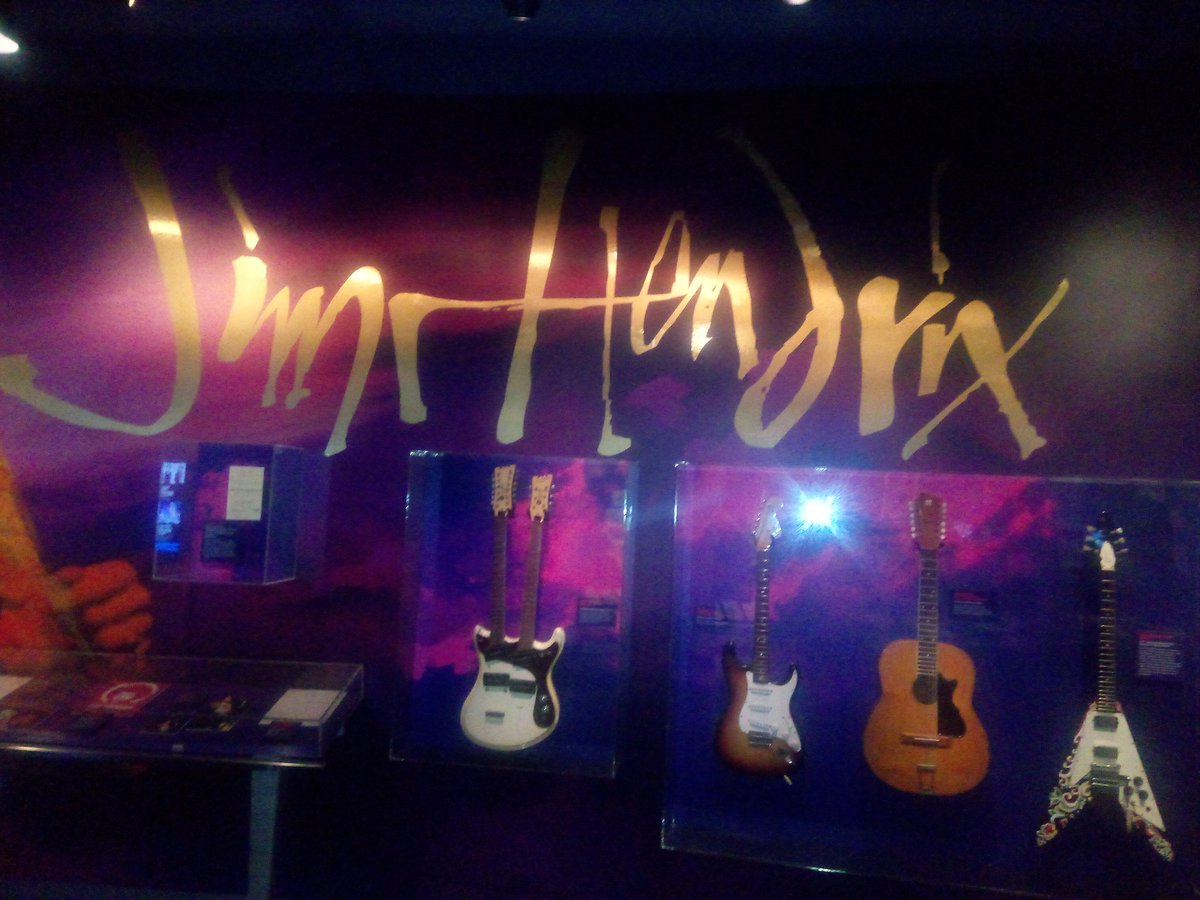 KevTilleryHomes's tweet photo. The man. The myth. The legend. 

🎸

#jimmihendrix
#rocknrollhalloffame 
#cleveland https://t.co/gtDMK94EII