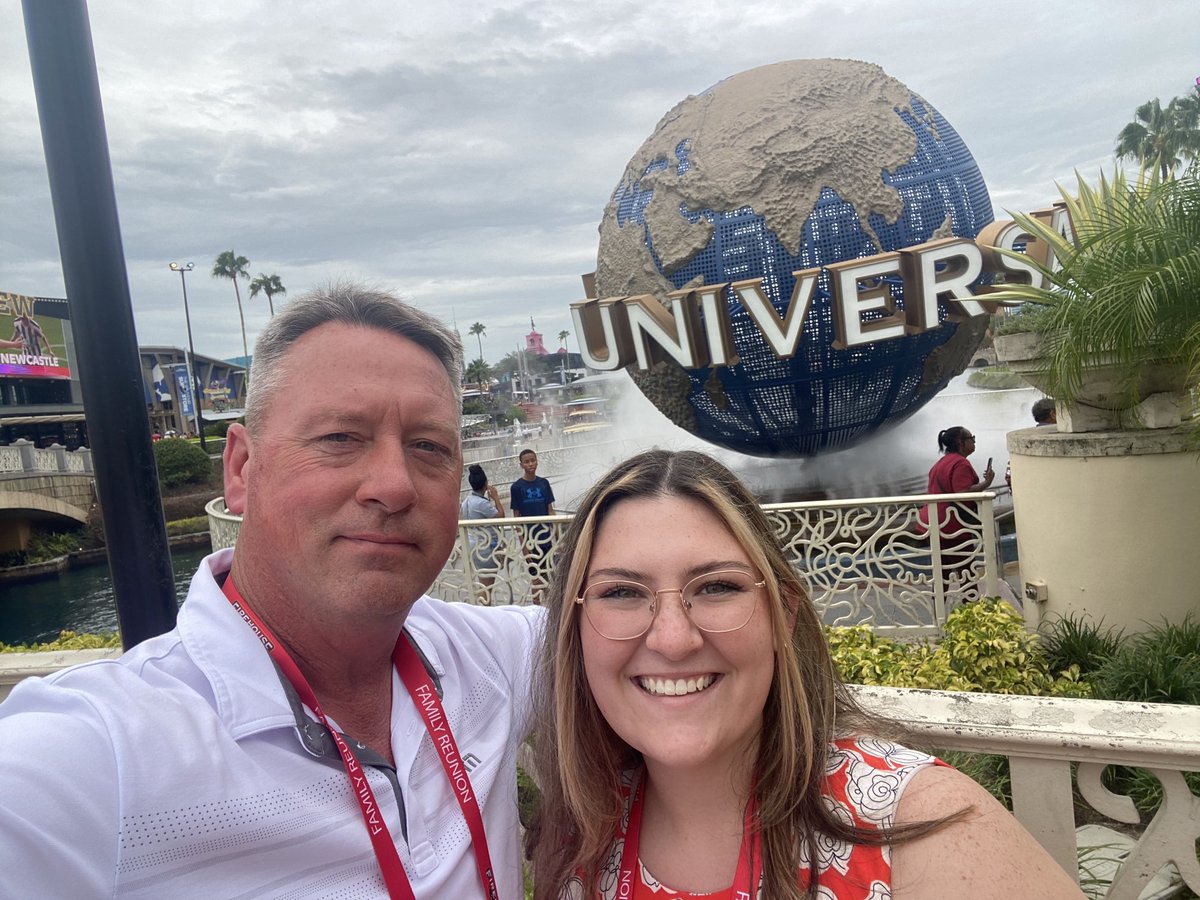 Happy 21st Birthday ⁦<a href="/meganedge18/">Megan Edge</a>⁩ my little Sweet Pea is all grown up!!!  I love you!!!