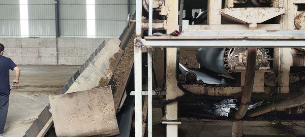 chfilters56991's tweet image. These pictures are of a cattle farm&apos;s cow manure treatment site, in which the belt filter is used in the pressing section, which has the advantage of working continuously for 24 hours and is very suitable for treating a large amount of wastewater. #filterpress #pressfilter