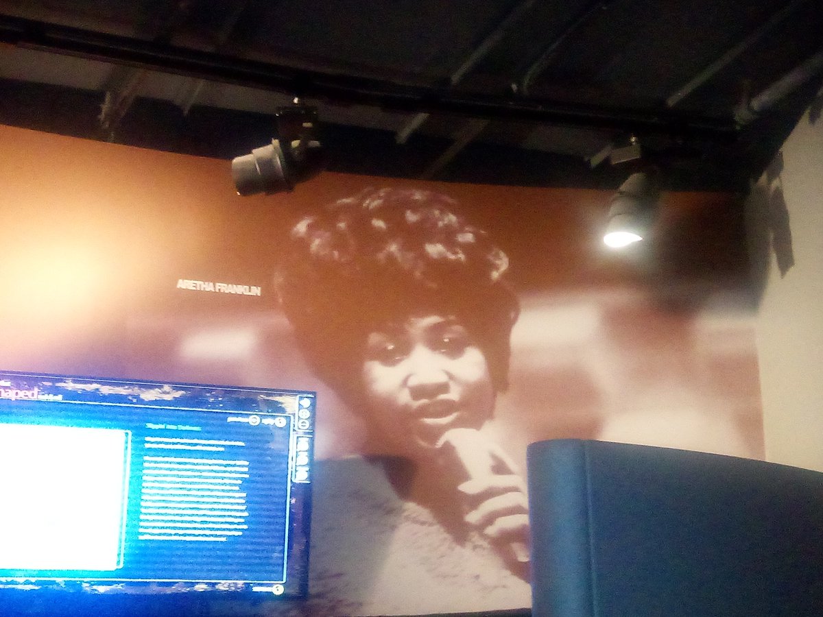 KevTilleryHomes's tweet photo. She might of invented "sanging". More than an entertainer too. Do your research. 

RIP #areathafranklin 
#rocknrollhalloffame 
#cleveland https://t.co/NiLJ3Ciawp