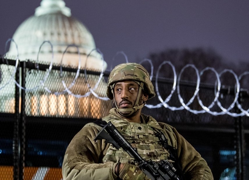 If we let #Dems steal 2024 electn, the 10' tall, barbedwire fencing will be permanently installed around every Fed bldg in #DC![

No one will ever be able to protest on #Capital, or #SupremeCourt steps again.

With #Jan6ers still in prison after 2 1/2 yrs, #DOJ's telling us that