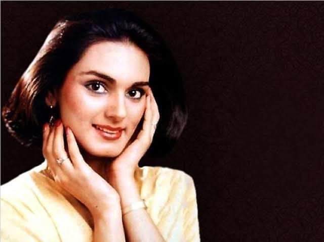 महज़ 23 साल की उम्र में सैकड़ों की जान बचाने में शहादत देने वालीं #NeerjaBhanot को हम सलाम करते हैं...
#नीरजा_भनोट