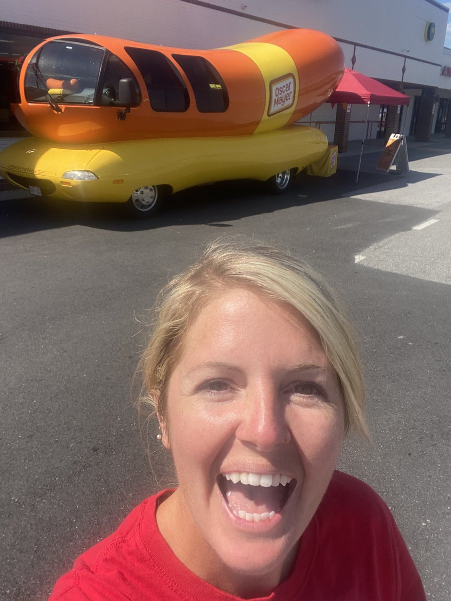 coachjfanch's tweet photo. One of the biggest bucket list items checked off. I grew up eating Oscar Mayer cheesiest cheese hot dogs and drove two hours for this selfie. (One day I’ll get to ride on it!!) @oscarmayer https://t.co/3SNg9pUJbS