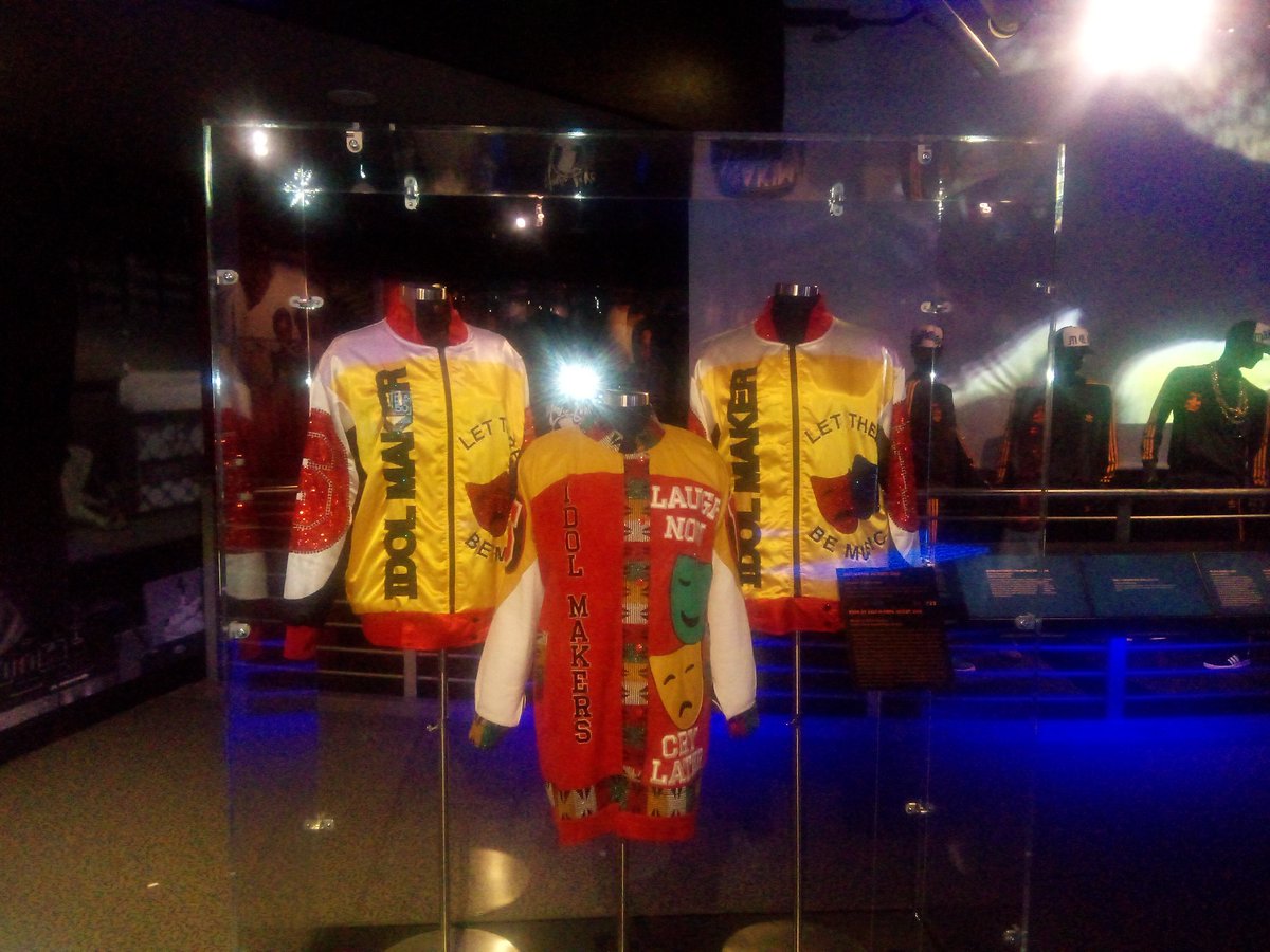 KevTilleryHomes's tweet photo. Can you guess the group?

#hiphopofthe90s 
#rocknrollhalloffame
#cleveland https://t.co/wQGZixZo9d