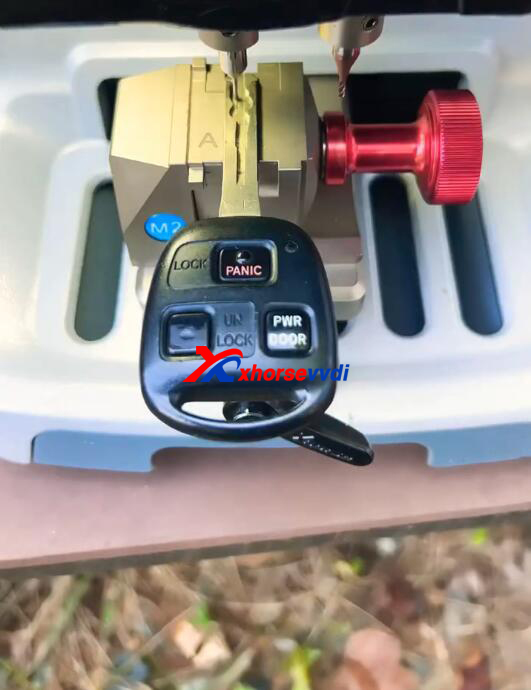 Xhorsevvdi's tweet image. Lexus RX350 Flip Key Cut 🔑🔑
by #xhorse Dolphin XP005  ✅
📸Auto Purlieu
#lexusrx350 #flipkey #keycutting #keycuttingmachine #locksmith