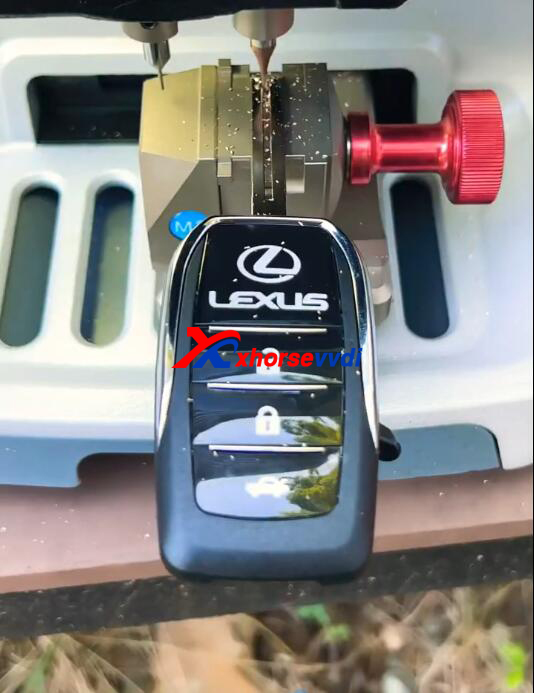 Xhorsevvdi's tweet image. Lexus RX350 Flip Key Cut 🔑🔑
by #xhorse Dolphin XP005  ✅
📸Auto Purlieu
#lexusrx350 #flipkey #keycutting #keycuttingmachine #locksmith