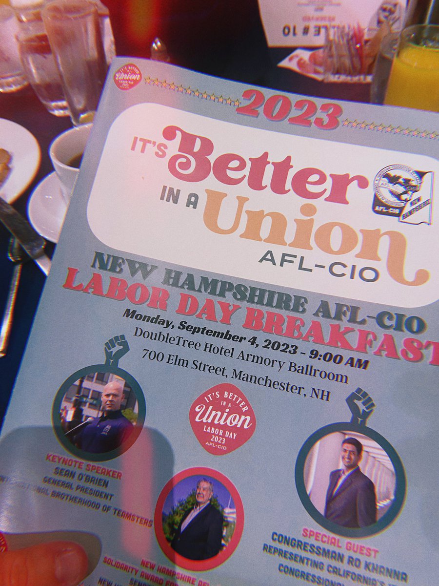 alissandra4mht's tweet image. What an amazing Labor Day! Had a great time hearing @TeamsterSOB and Dem leadership speak at the @NHAFLCIO breakfast, then marching in the Milford parade, ending the night with beers, @RoKhanna and @NHYoungDems 🤩 #HotLaborSummer is closing out strong! #NHPolitics