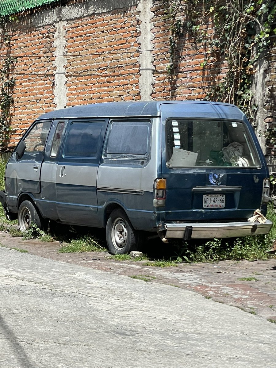 tropoman1982's tweet photo. @AdrianRubalcava @AlcCuajimalpa Muchas gracias por esta iniciativa!! Ya mandé whats, mañana marco a los tels. Como muestra de la calle Margaritas esquina Dátiles, las called con coches abandonados…ya se ha levantado reporte y los dueños convencen a los Polis que si sirven!!! Jajaja https://t.co/B7kOsLsvzD
