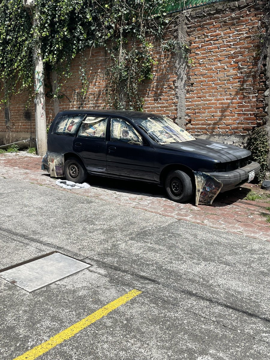 tropoman1982's tweet photo. @AdrianRubalcava @AlcCuajimalpa Muchas gracias por esta iniciativa!! Ya mandé whats, mañana marco a los tels. Como muestra de la calle Margaritas esquina Dátiles, las called con coches abandonados…ya se ha levantado reporte y los dueños convencen a los Polis que si sirven!!! Jajaja https://t.co/B7kOsLsvzD