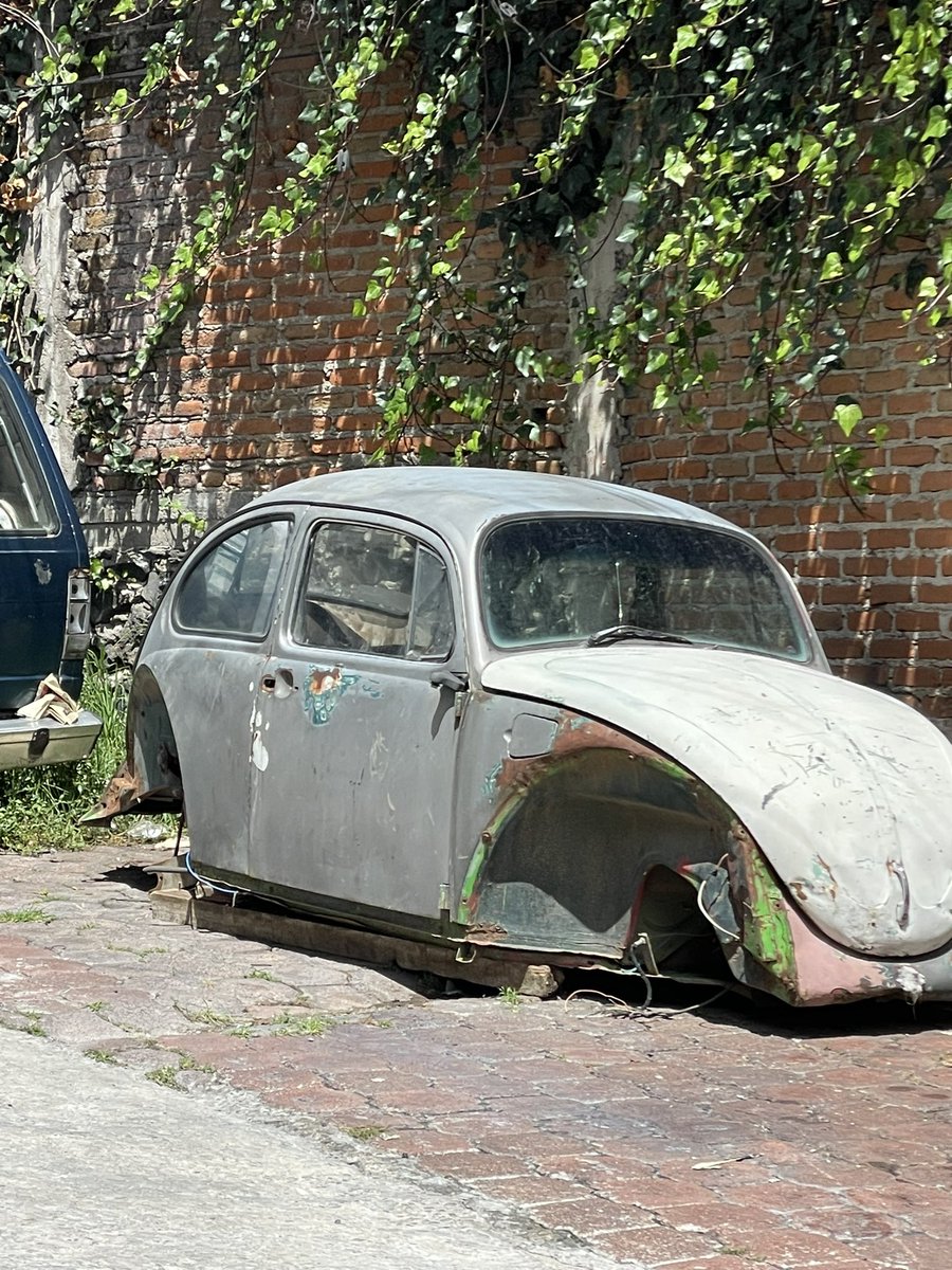 tropoman1982's tweet photo. @AdrianRubalcava @AlcCuajimalpa Muchas gracias por esta iniciativa!! Ya mandé whats, mañana marco a los tels. Como muestra de la calle Margaritas esquina Dátiles, las called con coches abandonados…ya se ha levantado reporte y los dueños convencen a los Polis que si sirven!!! Jajaja https://t.co/B7kOsLsvzD