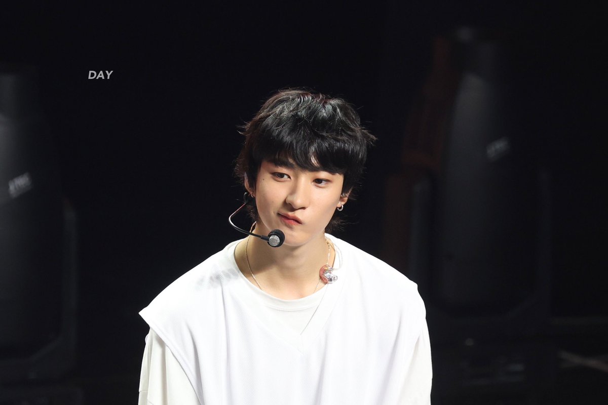 itboyday's tweet photo. 230904 라이즈 데뷔 쇼케이스
움쪼쪼 강아지

#앤톤 #ANTON #라이즈 #RIIZE https://t.co/AM0BTYT21S