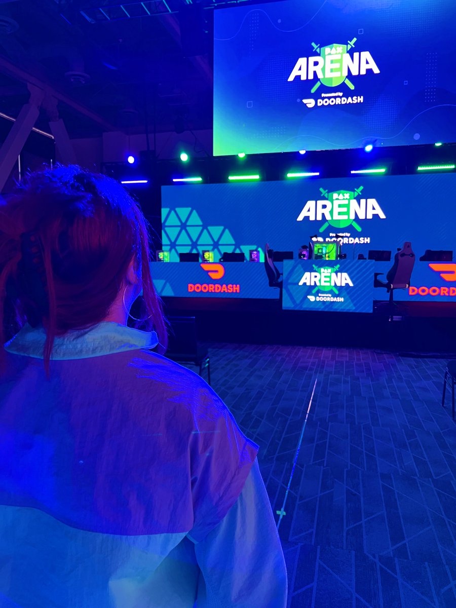 i had such a great experience at my first <a href="/PAX/">PAX</a> this weekend!

between working the arena &amp; meeting my peers from <a href="/QueerEsports/">Queer Women of Esports</a> while making so many new friends at our booth &amp; beyond, i’m headed back home super ready to get back into live content.

until next time, Seattle! ✌🏼