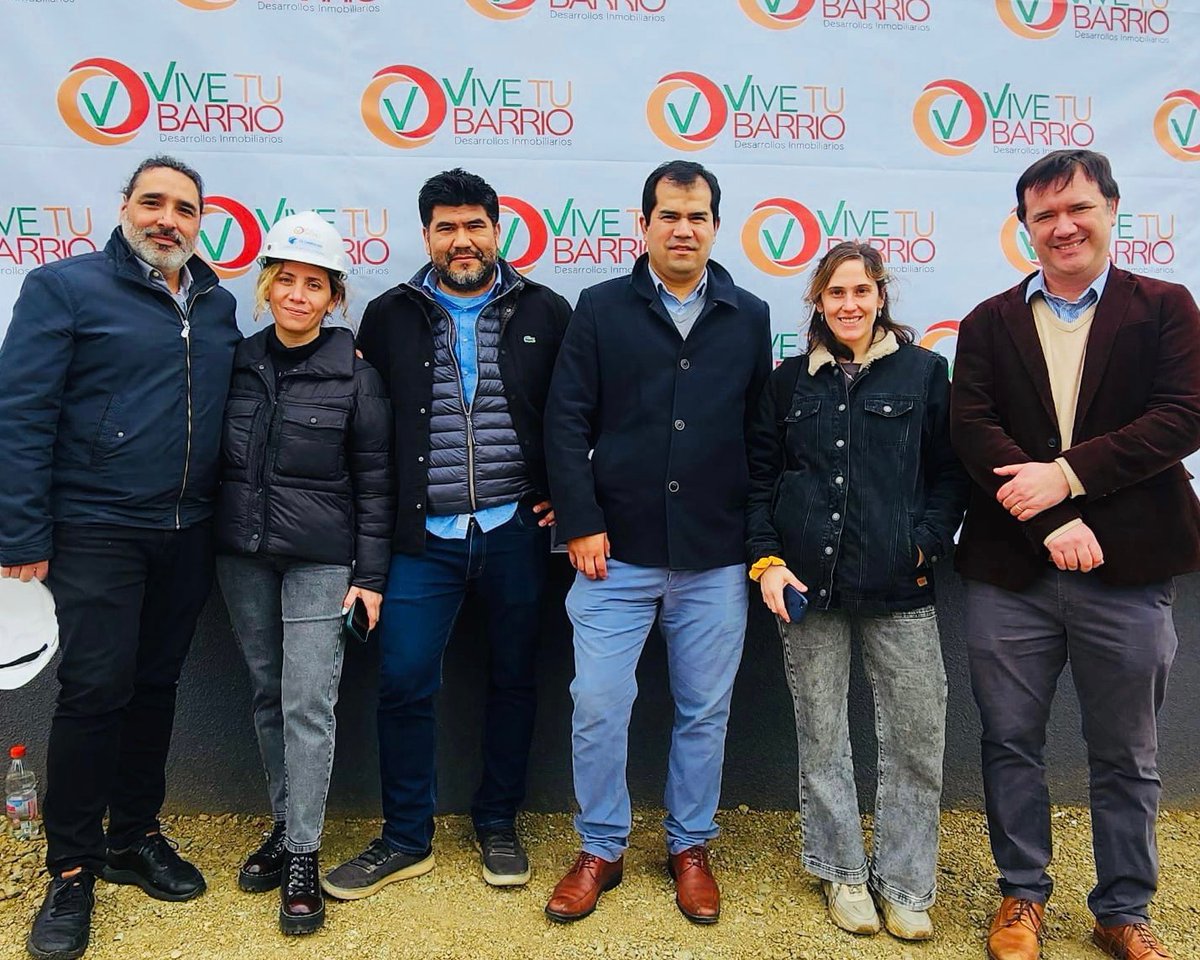 ADVS141's tweet photo. 🟢 Visita Piloto / Portal Isla Negra 

Acompañamos a nuestros socios de Vive tú Barrio, a la visita piloto, de su nuevo proyecto en Isla Negra. Las familias quedaron felices con el recorrido de sus futuras casas.
Gracias Inmobiliaria Vive Tu Barrio, por la invitación! https://t.co/zZN7aTy7h7