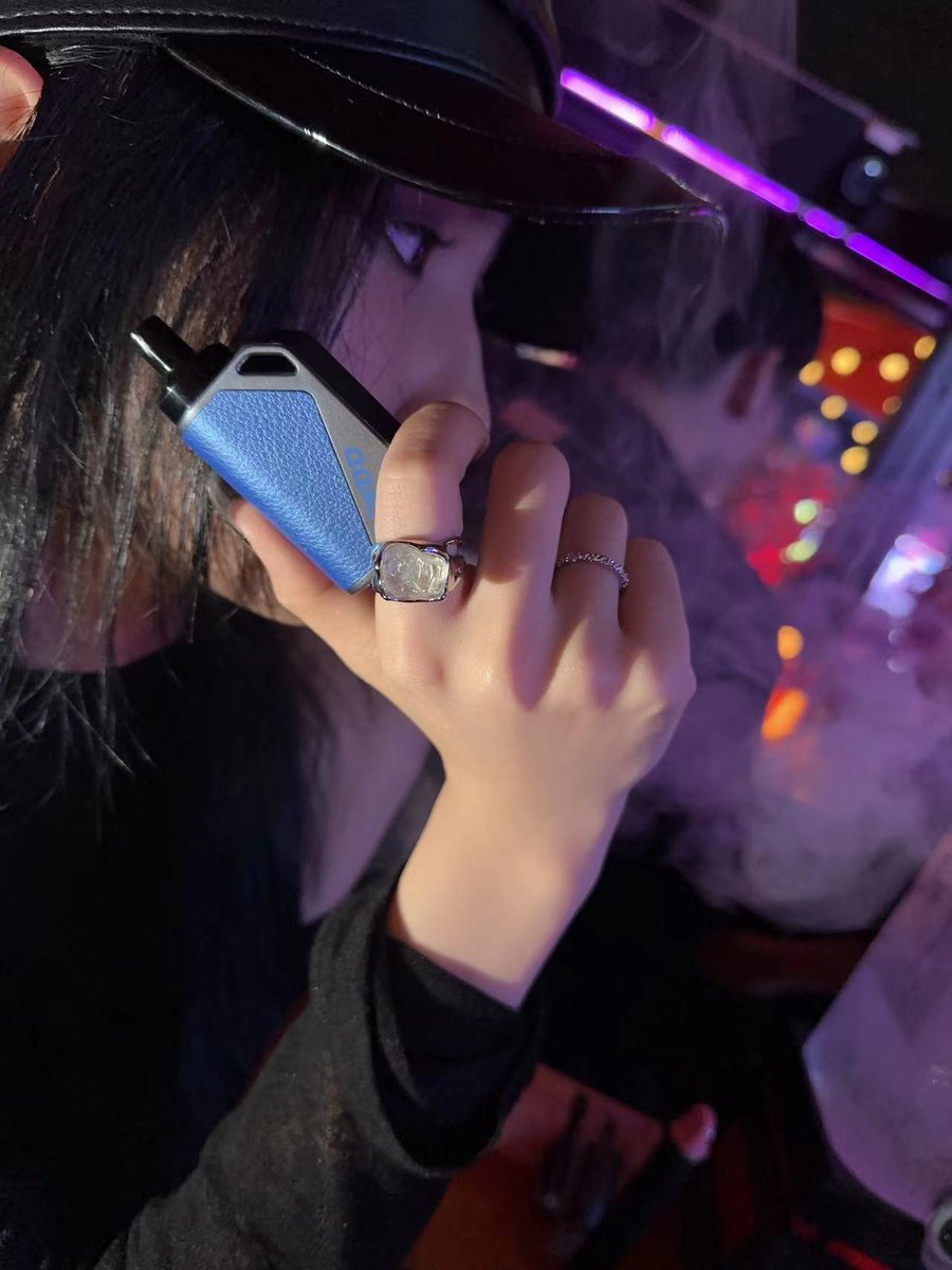 uwootech's tweet photo. Large-capacity battery and plenty of smoke#UWOO #VAPE https://t.co/IirbeZDEdP