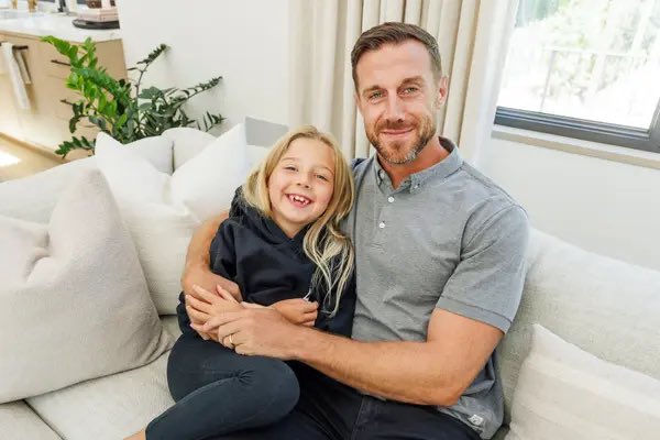 MLFootball's tweet photo. PRAYERS: Legendary #Chiefs quarterback Alex Smith’s 7-year-old daughter Sloane, has undergone two surgeries for brain cancer and the family lives “scan to scan,” he said💔

Alex returned to play pro football after a horrific leg injury nearly killed him but he said, “It’s different when it’s your little girl and you’re helpless with how terrifying that is,” he told the New York Times.

Sloane, all know you are a fighter like your dad is, THE ENTIRE NFL WORLD IS BEHIND YOU❤️