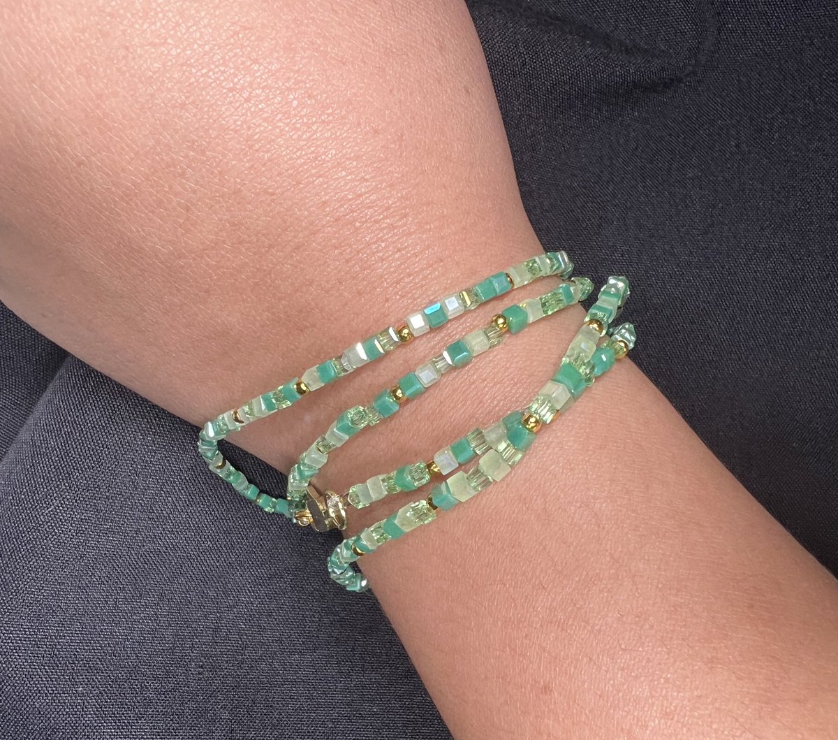 In true Tara fashion, I’m procrastinating ERAS by handmaking beaded necklaces to match hospital scrubs 👚🩺