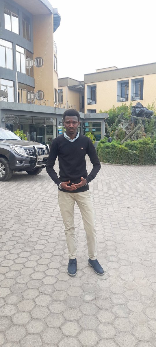 Iga kubaho ukomeye kuko ntawabasha kumva uburibwe ufite....