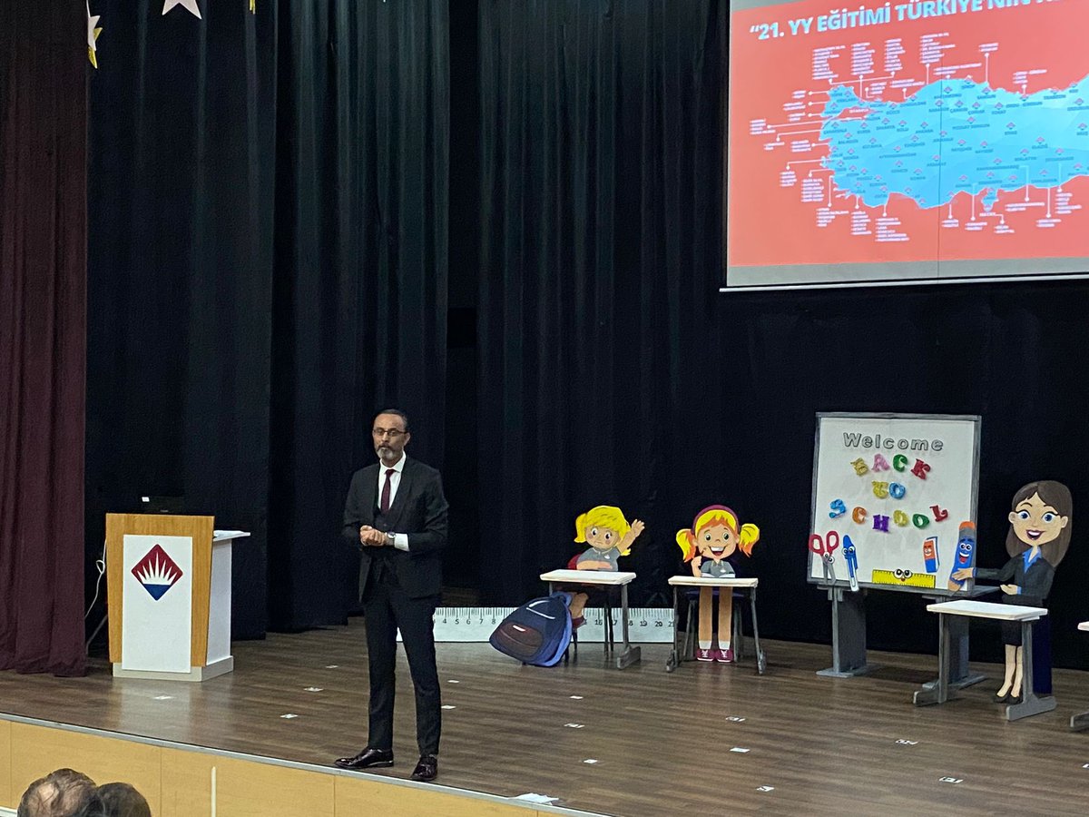 mturanoznacar's tweet photo. Bahçeşehir Koleji Ömerli Kampüsü İlkokulu 🏫 2023-2024 Eğitim Öğretim Yılı Süreç Bilgilendirme Toplantısında  1. Sınıf Velilerimize Kurumsal ve Okul Deneyim Paylaşımları Yaptık.
#bahçeşehirkoleji 
@dagozlem 
@ozgeeasln https://t.co/jSLRUvEdeL