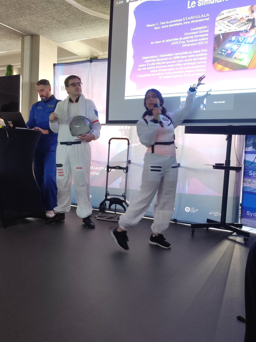 Woop woop ! C'est le lancement de la game jam de rentrée de l'<a href="/IIMparis/">IIM</a> !

Le format de cette année est génial : les étudiant.e.s vont devoir créer des expériences sur des bornes d'arcade pour en découvrir leurs secrets et leurs fonctionnements 🕹️