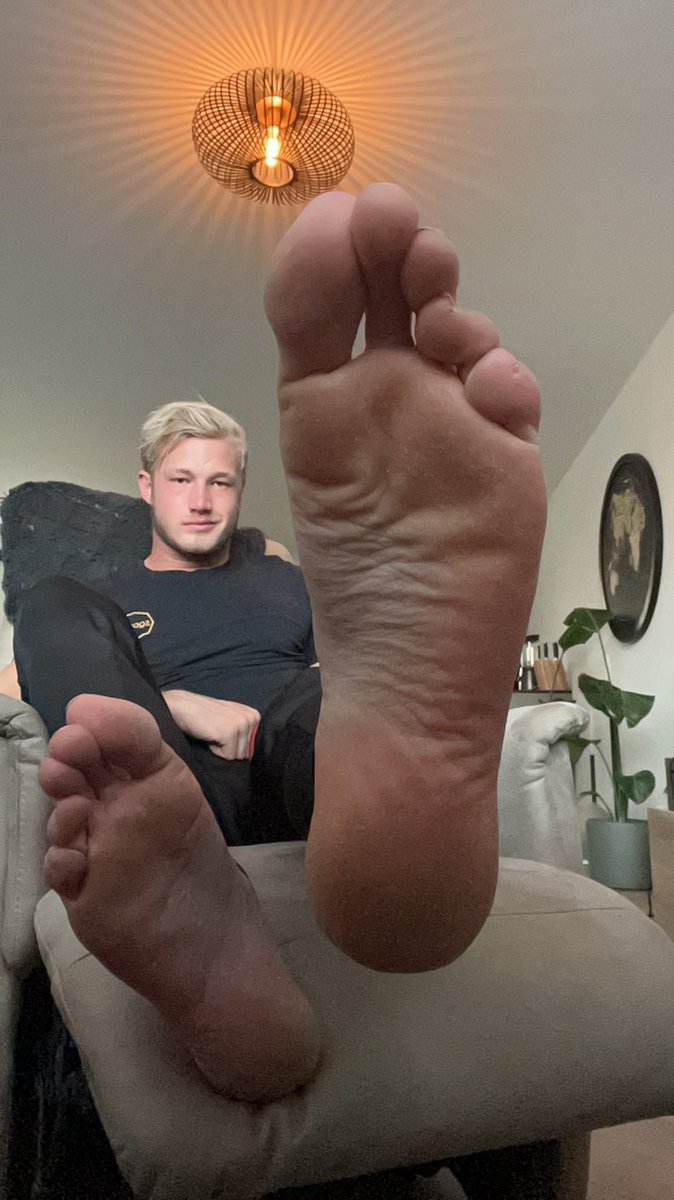 alphagodber's tweet photo. Good morning boys😏 https://t.co/sNqjKIXgtU