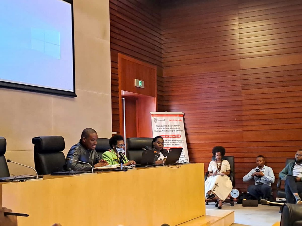 ISERUganda's tweet photo. @UccaUg's @jbyomuhangyi makes a case for the adoption of a binding treaty. He critically observes that voluntary measures are not sufficient to hold multi - national corporations accountable for their violations.
#ABHForum https://t.co/umVR3XbTH8