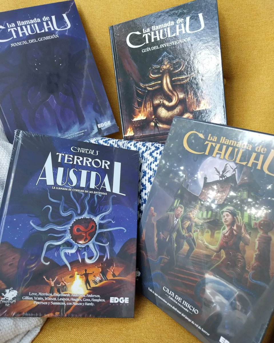 Argoslibreria's tweet photo. Ya está aquí la vuelta al cole Fhtagn.
Los mejores grimor...ejem libros para ir desarrollando vuestas habilidades sin perder la cordura.
#argosrecomienda #rol #rolplay #lallamadadecthulhu #cthulhu #terroraustral https://t.co/JzB7GLFseM