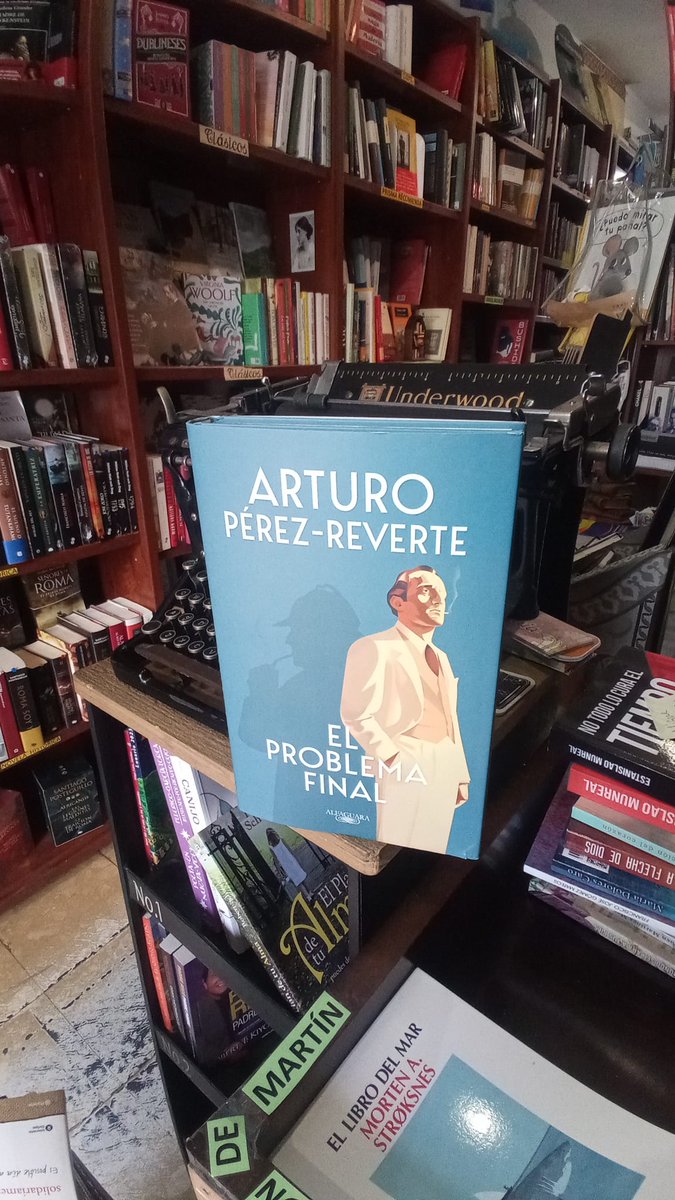 ¡NOVEDAD!
Ya a la venta el último libro de Arturo Pérez-Reverte, "El problema final"