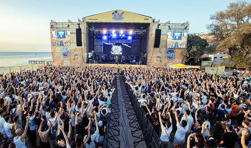 Zeytinli Rock Festivali’nde yıldızlar geçidi (videolu) burasicanakkale.com.tr/haber/61074-ze…