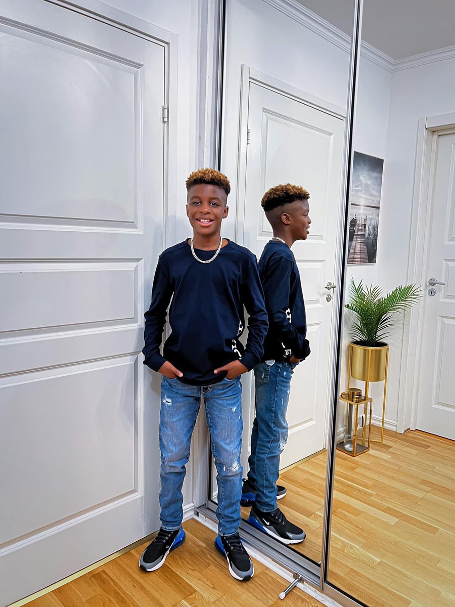 Happy 10th Birthday, Simon! 🎉🍰 Your journey through the first decade of life has been incredible, and we can't wait to see the amazing person you're becoming. Keep shining your light, and may this year bring you endless joy and success. 🌟💙