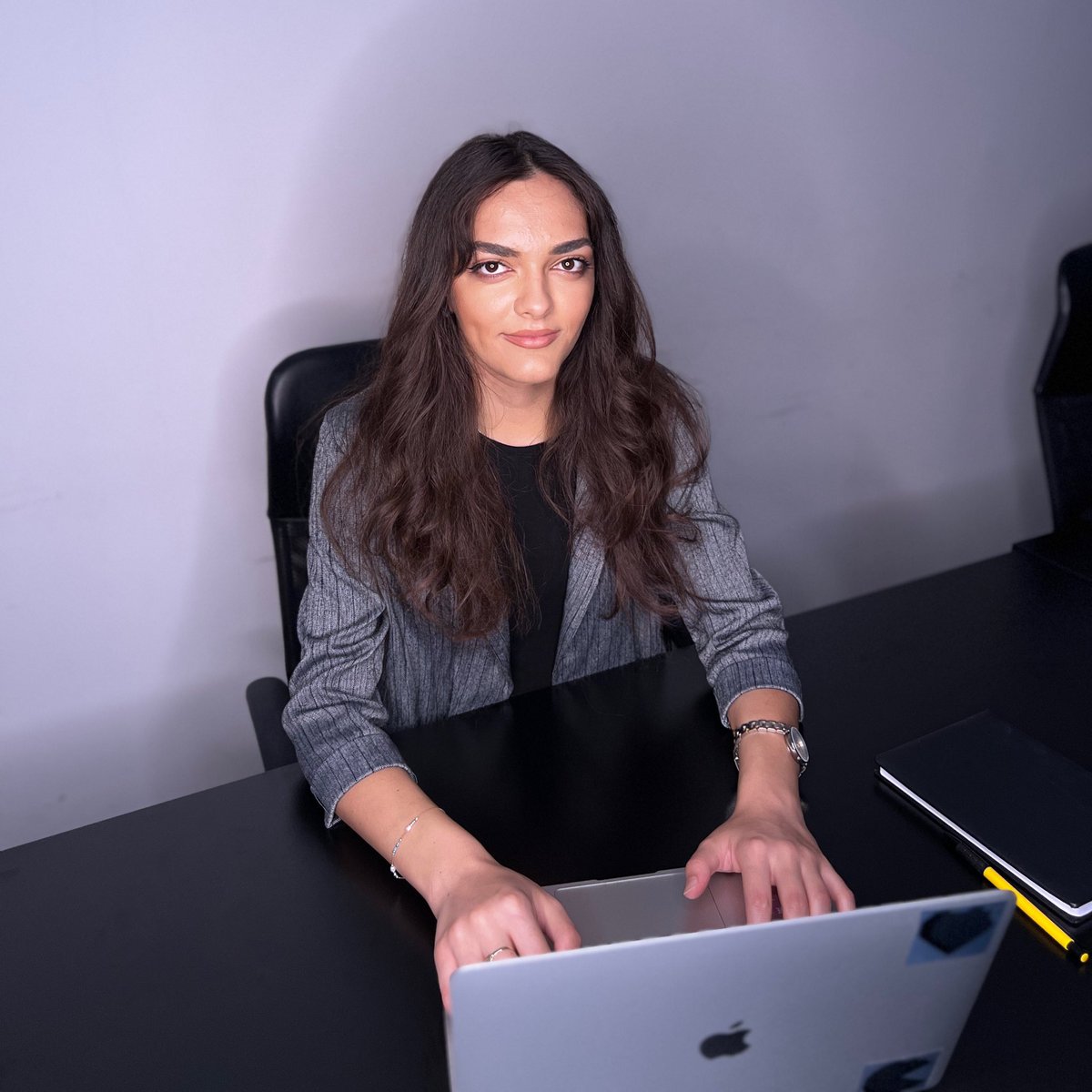 Meet Rrezarta, our newest player of the team! 👾
As our Video Content Creator, she's set to bring a fresh perspective and cinematic magic to our content.

Lights, camera, action! 🚀💛