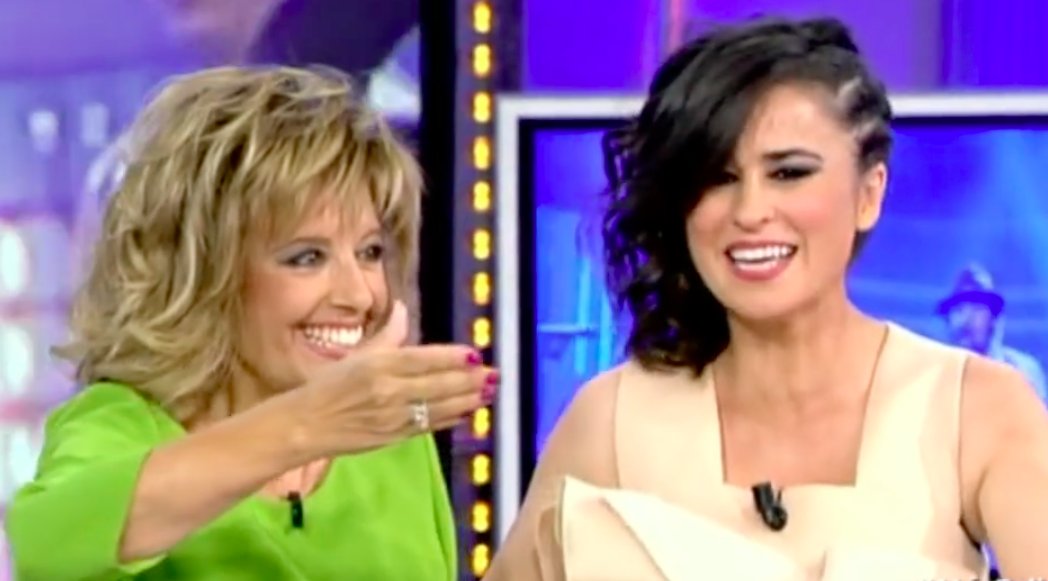 ineslamaga's tweet photo. Nunca pensé que llegaría a coincidir con Maria Teresa Campos. Una gigante del periodismo y la TV. Hice magia en directo durante 6 años en su programa “¡Qué tiempo tan feliz!”. Gracias por todo tu cariño yo siempre te recordaré con todo el mío.
D.E.P https://t.co/7wv5SZAdVi
