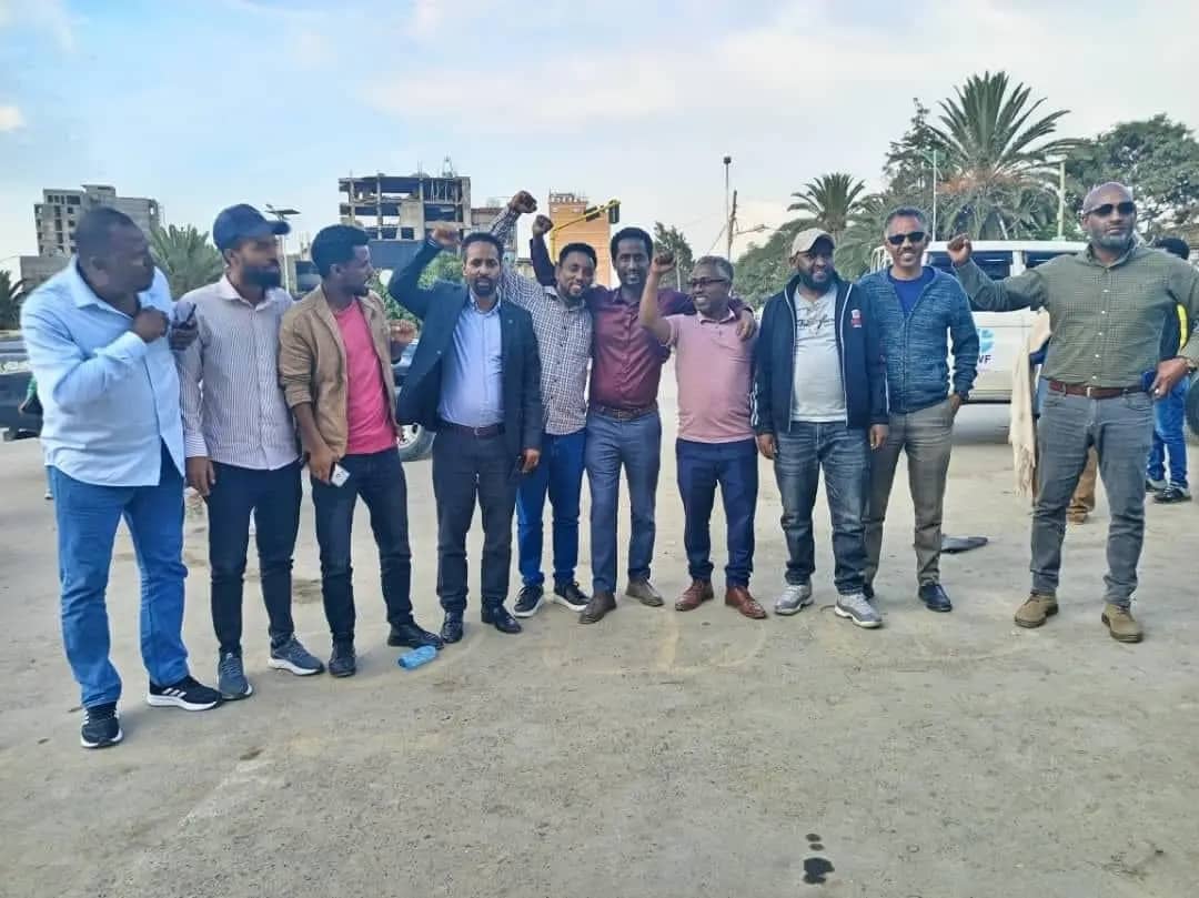 MillionHailese's tweet photo. "ኪዳን ለስር ነቀል ለውጥ" በሚል መሪቃል በመቐለ የሚካሄደው ሰላማዊ ሰልፍ ሲያስተዋውቁ የነበሩ - የተቃዋሚ ፓርቲ አባላት በፖሊስ ታሰሩ። ውናት፣ሳወት እና ባይቶና - ጳጉሜ 2 የተቃውሞ ሰልፍ ጠርተዋል። https://t.co/qRk5XvScLy