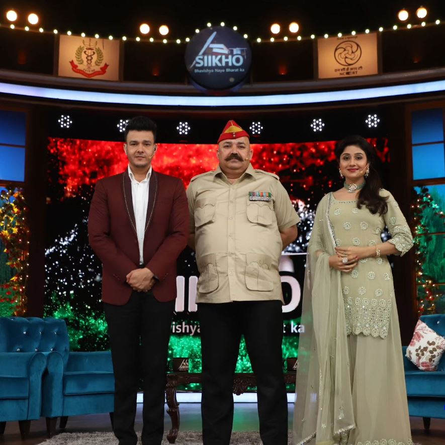 AZProductionsIN's tweet photo. सीखो "भविष्य नये भारत का "

India's Biggest Edutainment Show

Every Sunday from 8.00 pm to 9.00 pm

And 4th Sunday 8.30 pm post Mann ki Baat Revision Episode

Only on DD National

#siikhoindiashow https://t.co/9aIiu8UkvQ