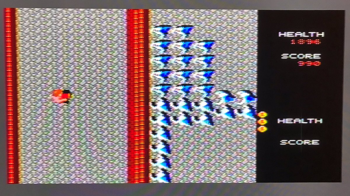 sekiro_51's tweet image. 欧州版セガマスターシステムⅡにて海外版GAUNTLET起動🪓敵がこんなに大量に表示されてもチラつかない👀攻略のキモと言えるスクロールの切り替えもスピーディーで上々の操作感🕹これは確かに8Bit機最強のガントレット👍コンポジット出力でボヤけるけど変換アダプターで…🤔
 #segamastersystem2  #SEGA