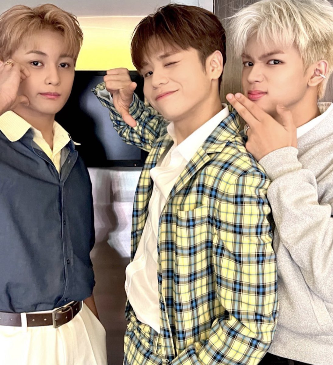 itsmejeh1501's tweet photo. Uyyyyy the unmatched trio! 😍 https://t.co/YgKn6yL4LU