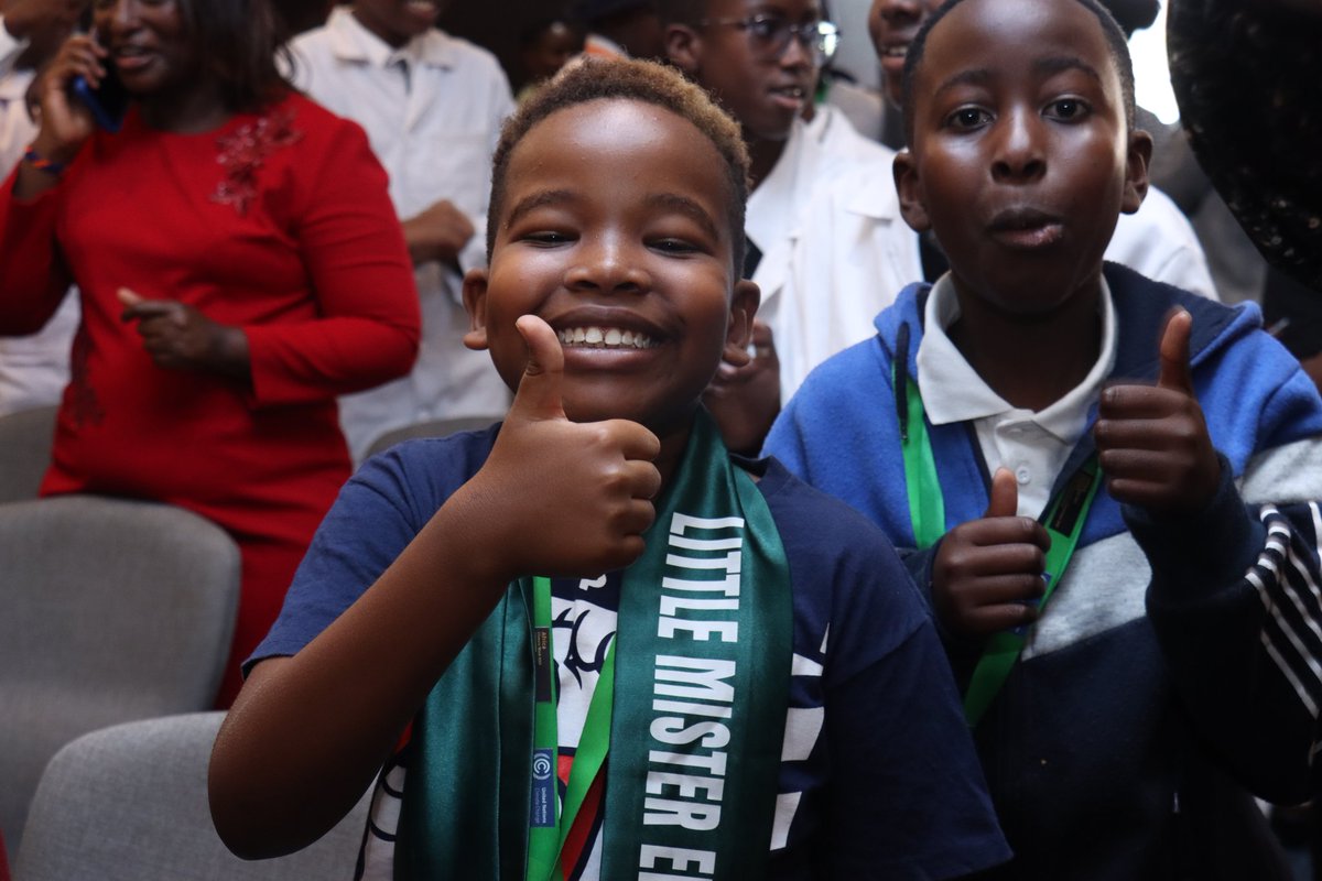EacrnRegional's tweet photo. Day 2 of the #ACS2023. #Children engaging in fun science🔬 experiments at the #climate action zone. What role does science play in climate change?
#childrenclimatesummit
#ClimateActionNow https://t.co/HFdQoaxGo1