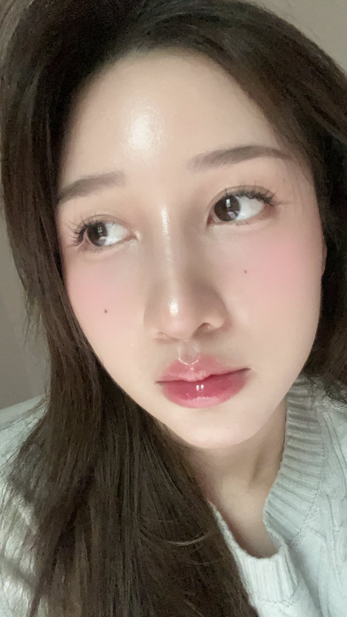 mormormorru's tweet photo. ยกให้เป็นดอลลี่อายที่ถูกต้องทุกข้อ เนียนสุดตั้งแต่เคยใช้มา เนื้อดีที่สุดของที่สุด ความโป๊ะเท่ากับ0 เปิดแฟลชถ่ายยังรอด ไม่พุ่งเด่นเกินหน้าเกินตา คือเขาไม่ได้จ้าง แถมเสียตังด้วย แต่มันต้องแชร์จริงๆ ของแม่งดีมาก😭💖 https://t.co/m9rWKY8MYl