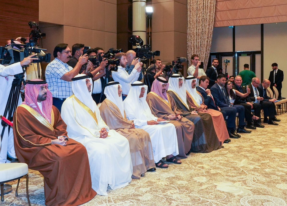 כבוד ד"ר עבדולאטיף בן ראשיד אל זאיאני, שר החוץ, וכבוד מר <a href="/elicoh1/">אלי כהן | Eli Cohen</a>, שר החוץ של מדינת #ישראל, חתמו על שני מזכרי הבנות לשיתוף פעולה בין שתי המדינות. #בחריין