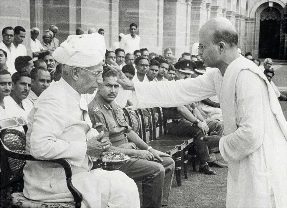 September 5, 1963: President Dr. S. Radhakrishnan receiving greetings from the employees of Rashtrapati Bhavan on his birthday.