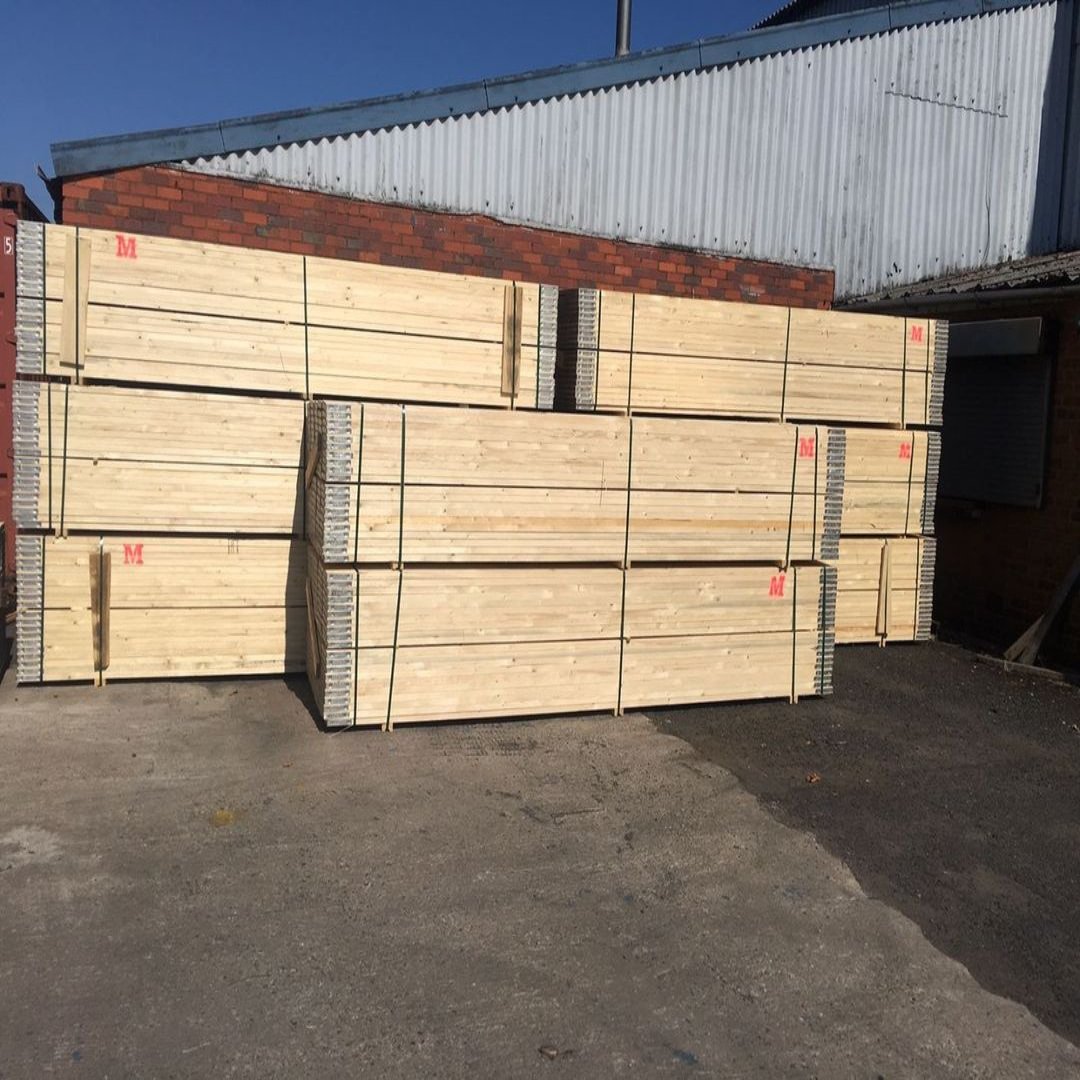 Our timber #scaffolding boards hold the BS2482:2009 standard 🏆 Ethically sourced within the EU, they come in lengths of 13ft, 10ft, and 8ft. Custom sizes are also available upon enquiry 🤝 To purchase, reach us at 📞 0121 568 7831 📧 sales@SCPGroup.uk #BizHour #Construction