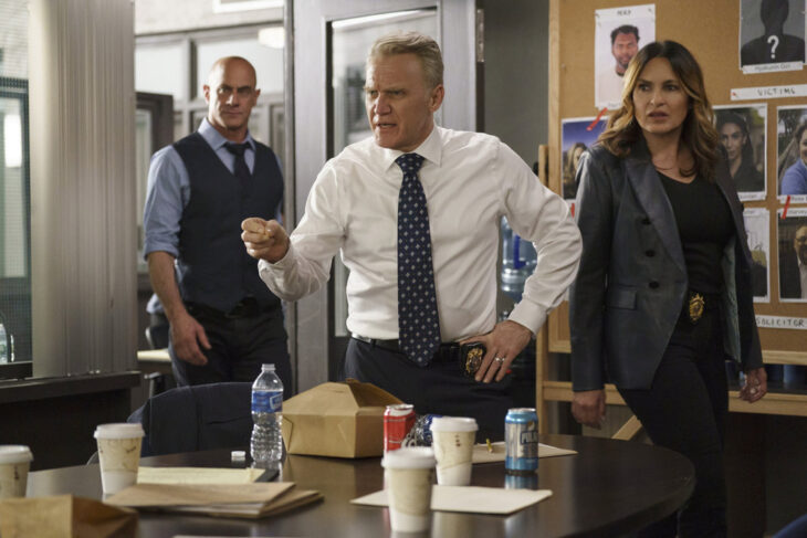 UniversalSerie's tweet photo. Bientôt le quart de siècle pour #NewYorkUnitéSpéciale ⏳🥳 Alors que la saison 25 arrive, qui était déjà né en 1999 au tout début de la série ? https://t.co/Wc5SVMYtXR