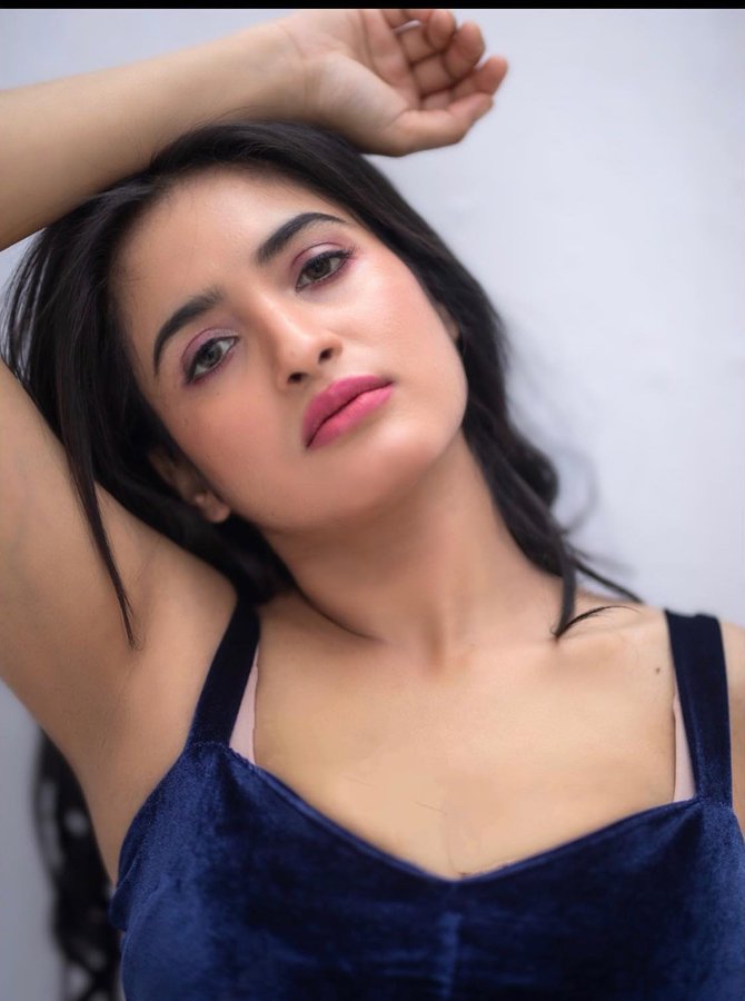 F5P8MSlbQAAxCOr?format=jpg&name=900x900