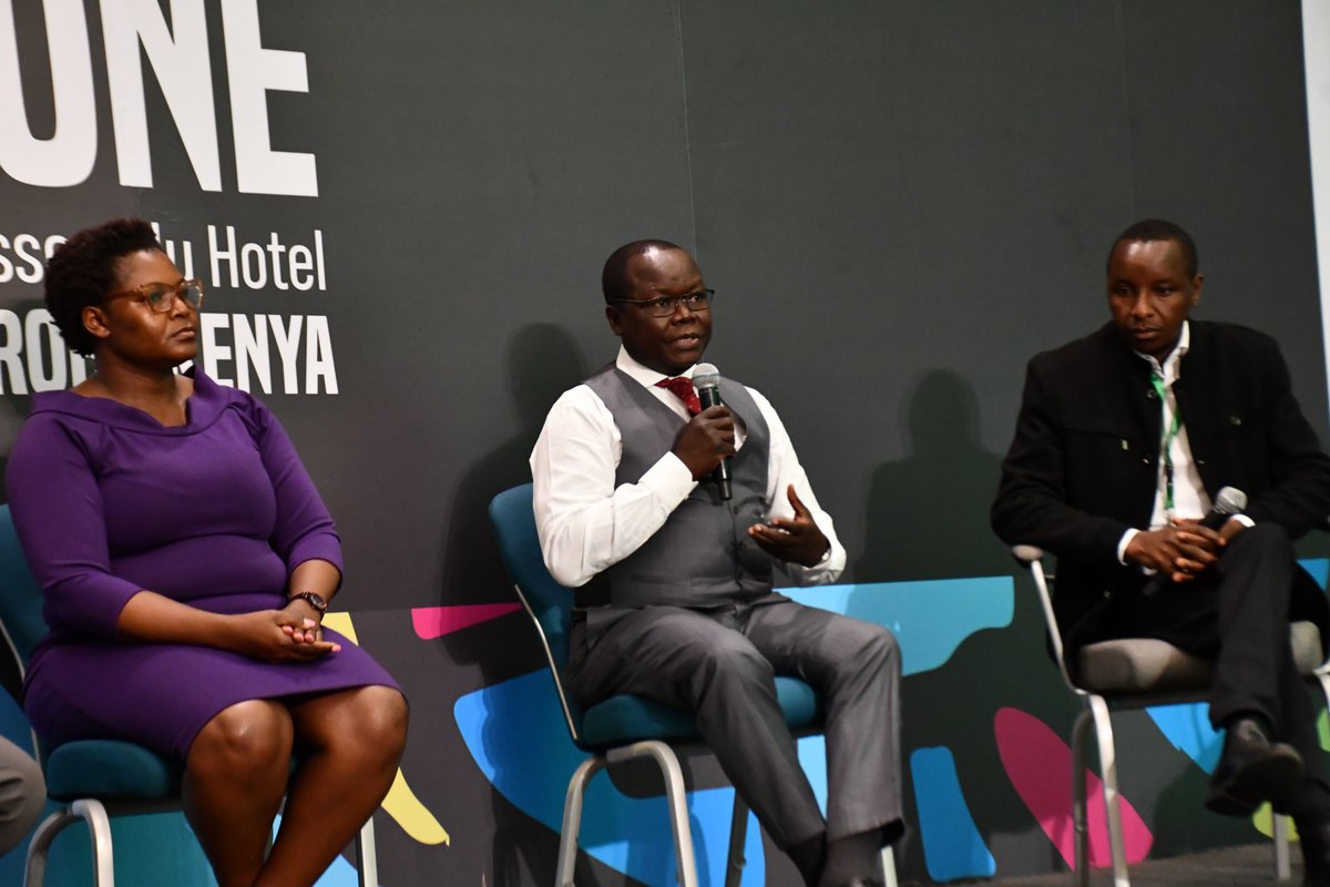 SmcAfri's tweet photo. "Most journalists reporting don't understand the science of it." - @danielotunge, Director Africa Science Media Center (AfriSMC)
#climatemisinformation
#ClimateActionZone 
#AfricaClimateSummit23 
#ACS https://t.co/suRV3JcZXL